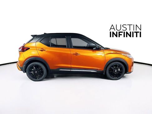 Used 2023 Nissan Kicks SR image 9