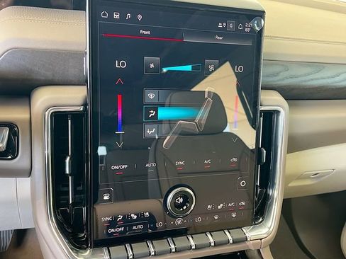 New 2026 GMC Yukon Denali w/ Sun & Power Step Package image 11