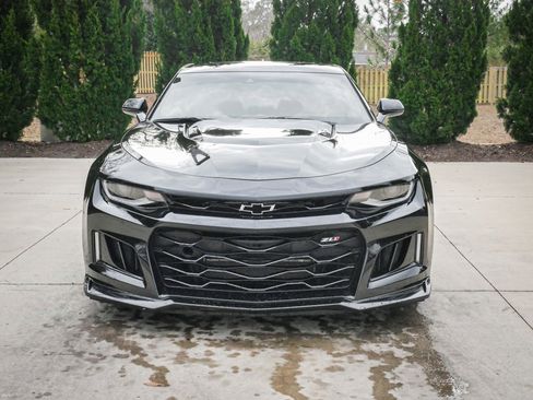 Used 2021 Chevrolet Camaro ZL1 image 3