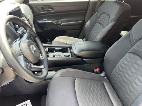 Certified 2025 Nissan Pathfinder S AWD/4WD image 22