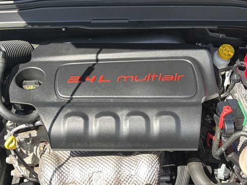 Used 2021 Jeep Renegade Latitude AWD/4WD image 22
