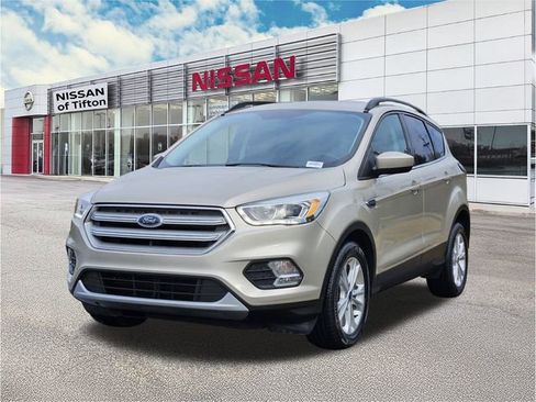 Used 2018 Ford Escape SEL image 3