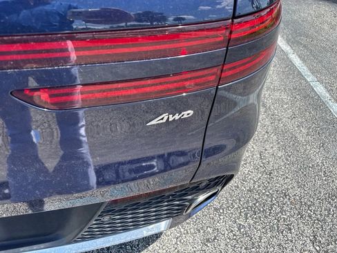 Used 2025 Genesis GV70 2.5T AWD/4WD image 22