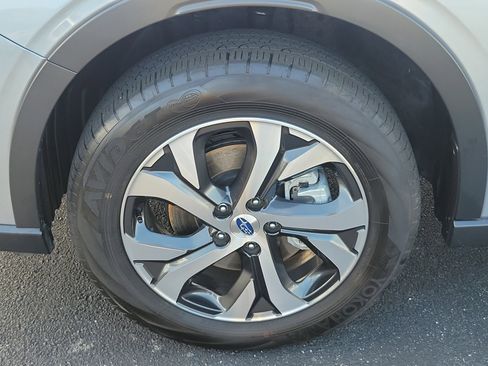 Certified 2022 Subaru Outback Limited image 10
