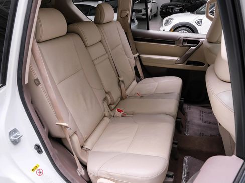 Used 2014 Lexus GX 460 image 36