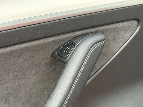 Used 2023 Tesla Model 3 Standard Range RWD image 32