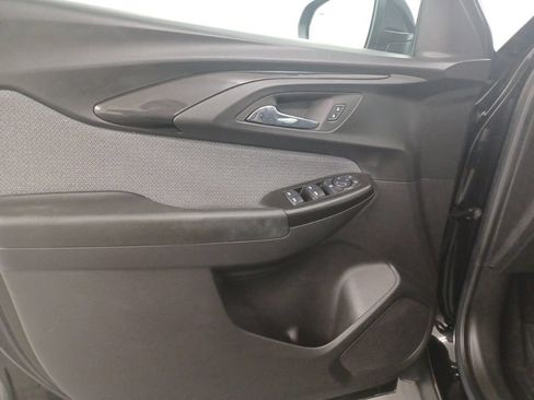 Used 2022 Chevrolet TrailBlazer LT w/ Convenience Package FWD image 14
