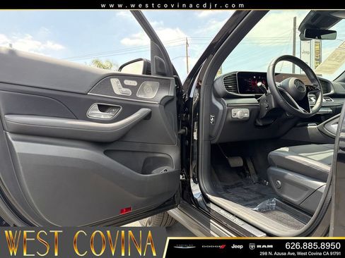 Used 2025 Mercedes-Benz GLS 450 4MATIC image 12