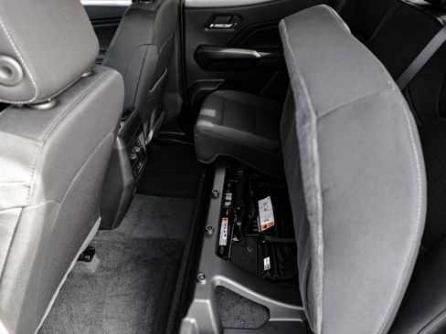 New 2026 GMC Canyon Elevation w/ Convenience Package image 18