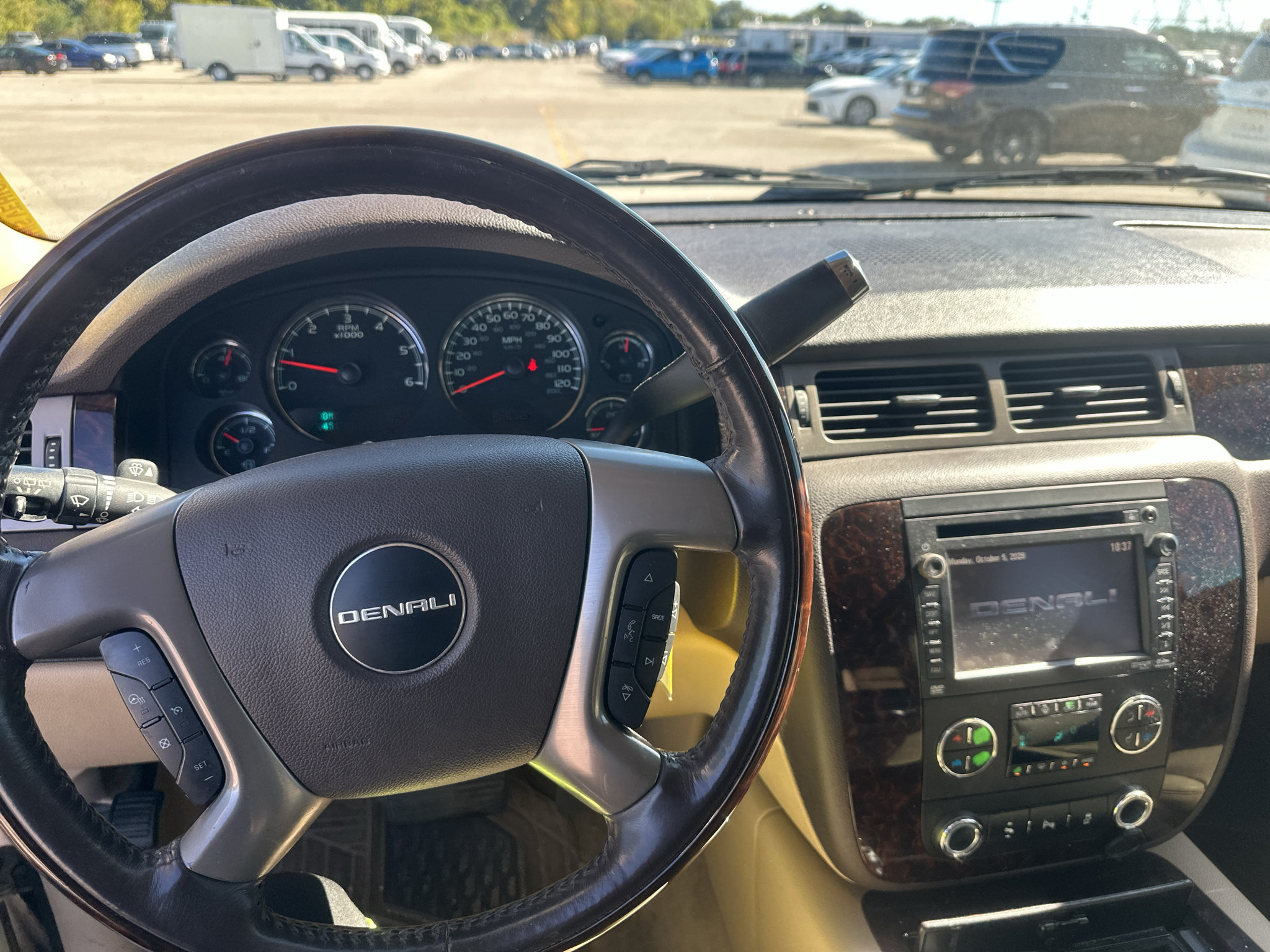 Used 2014 GMC Yukon Denali RWD image 16