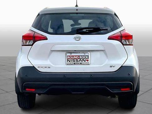 Certified 2020 Nissan Kicks SV image 5