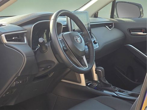 Certified 2024 Toyota Corolla Cross XLE image 20