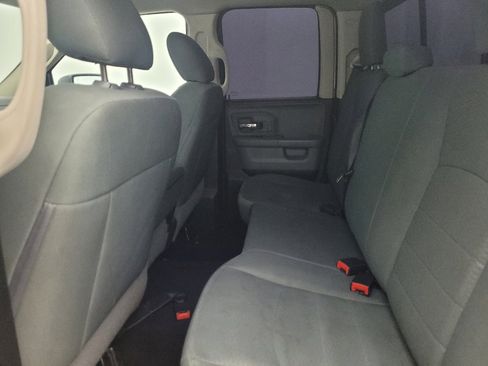 Used 2018 RAM 1500 Classic SLT RWD image 18