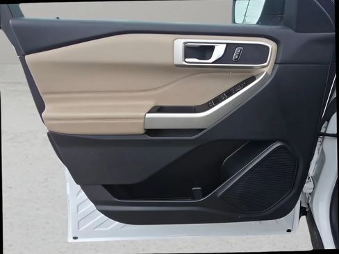Used 2023 Ford Explorer XLT w/ Equipment Group 202A image 9