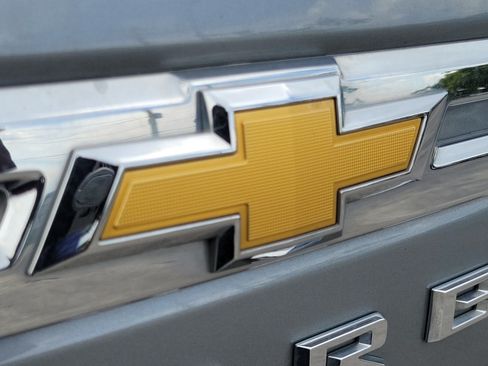 Used 2024 Chevrolet Suburban LT RWD image 13