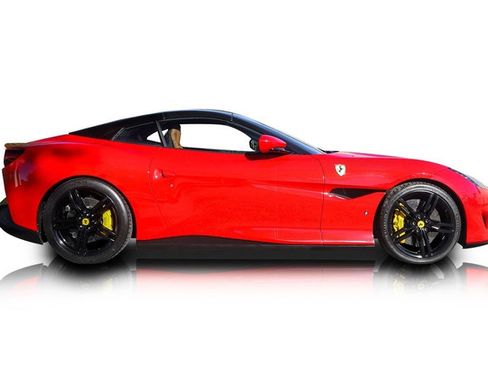 Used 2019 Ferrari Portofino image 2