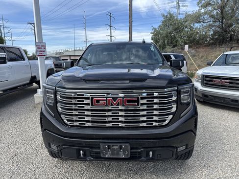 Used 2023 GMC Sierra 1500 Denali w/ Denali Reserve Package AWD/4WD image 10