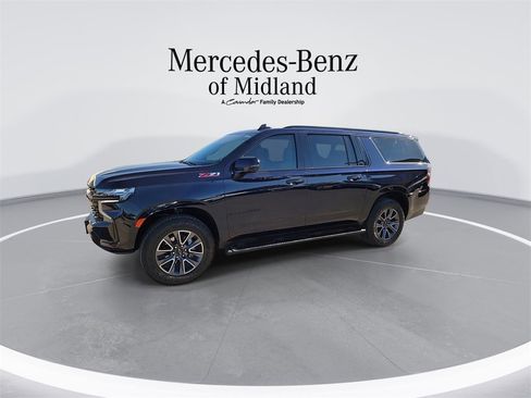 Used 2024 Chevrolet Suburban Z71 w/ Luxury Package image 4