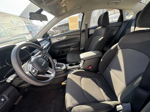 Used 2024 Kia Forte LXS w/ LXS Technology Package FWD image 6