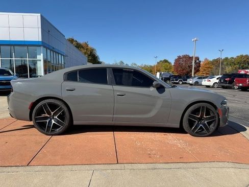 Used 2018 Dodge Charger SXT Plus w/ Driver Confidence Group image 7