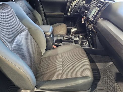 Used 2020 Toyota 4Runner TRD Off-Road AWD/4WD image 7