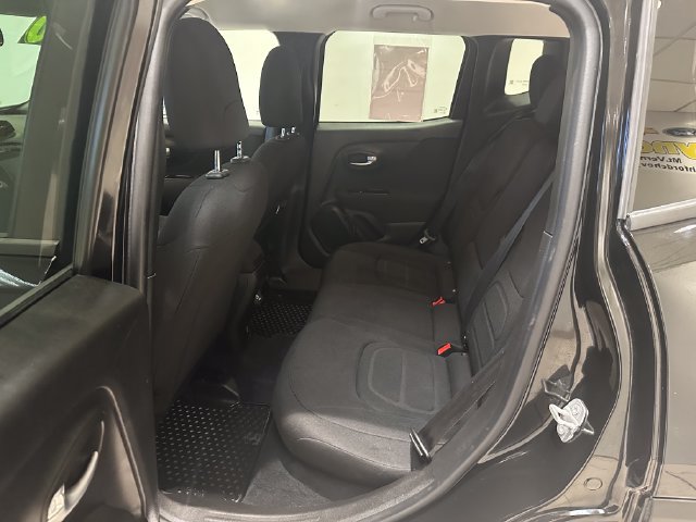 Used 2020 Jeep Renegade Latitude w/ Cold Weather Group AWD/4WD image 14