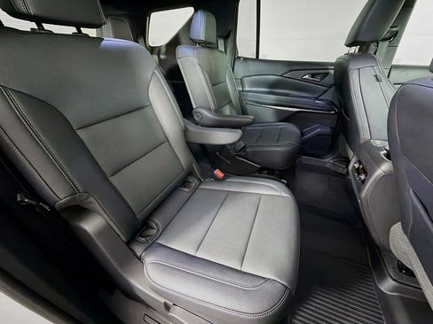 Used 2026 Chevrolet Traverse LT w/ Driver Confidence Package image 28