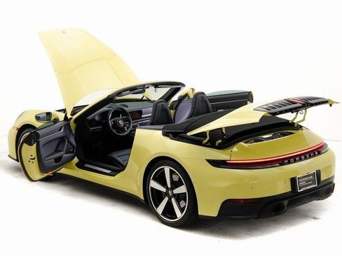 Used 2025 Porsche 911 Carrera image 33