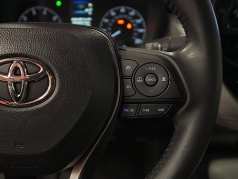 Used 2023 Toyota Corolla SE w/ SE Package image 23