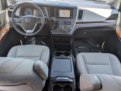 Used 2020 Toyota Sienna Limited w/ Carpet Mat Package FWD image 18