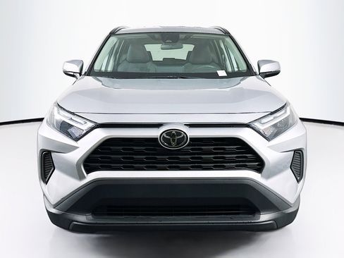 Used 2025 Toyota RAV4 XLE image 2