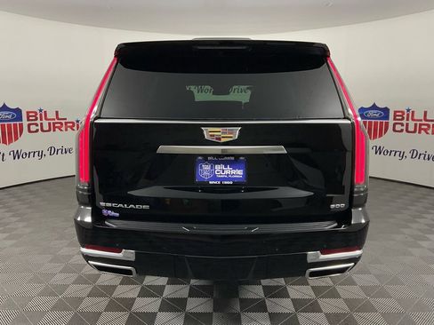 Used 2025 Cadillac Escalade Luxury image 4