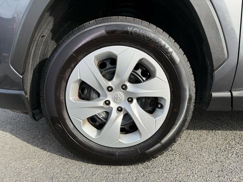 Used 2020 Toyota RAV4 LE image 39