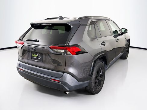 Used 2021 Toyota RAV4 XLE FWD image 9