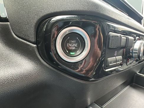 Used 2023 GMC Sierra 1500 SLT w/ SLT Convenience Package image 20