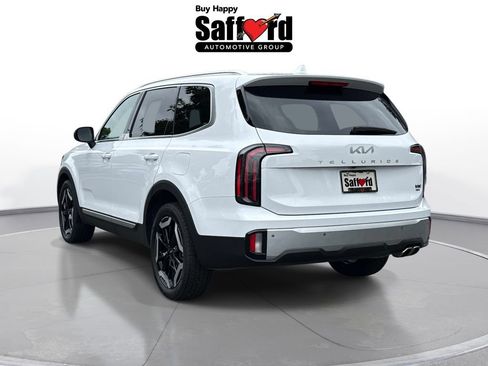 Used 2024 Kia Telluride EX w/ EX Captain's Chair Package AWD/4WD image 6