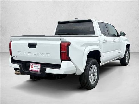 Certified 2025 Toyota Tacoma SR5 AWD/4WD image 5