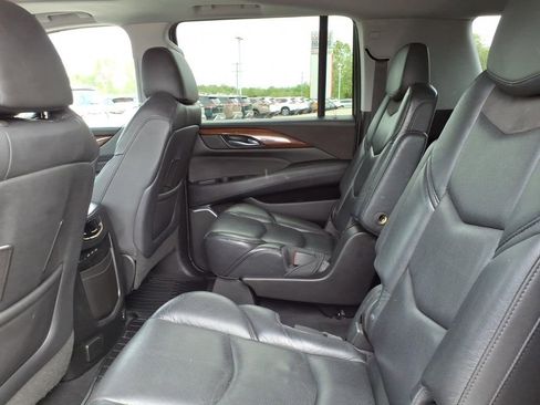 Used 2018 Cadillac Escalade ESV Premium Luxury RWD image 6