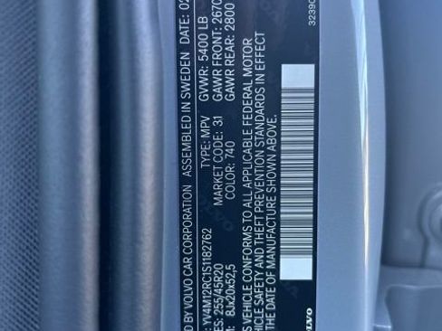 Certified 2025 Volvo XC60 B5 Plus AWD/4WD image 29