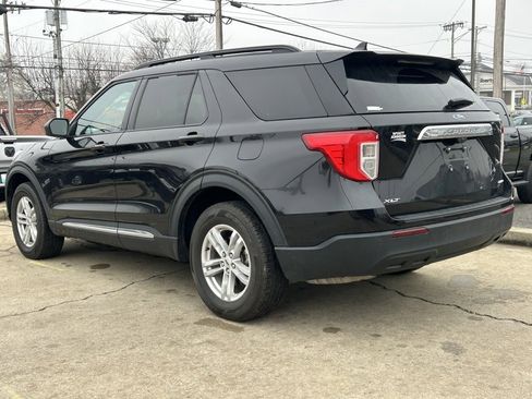 Used 2023 Ford Explorer XLT image 9
