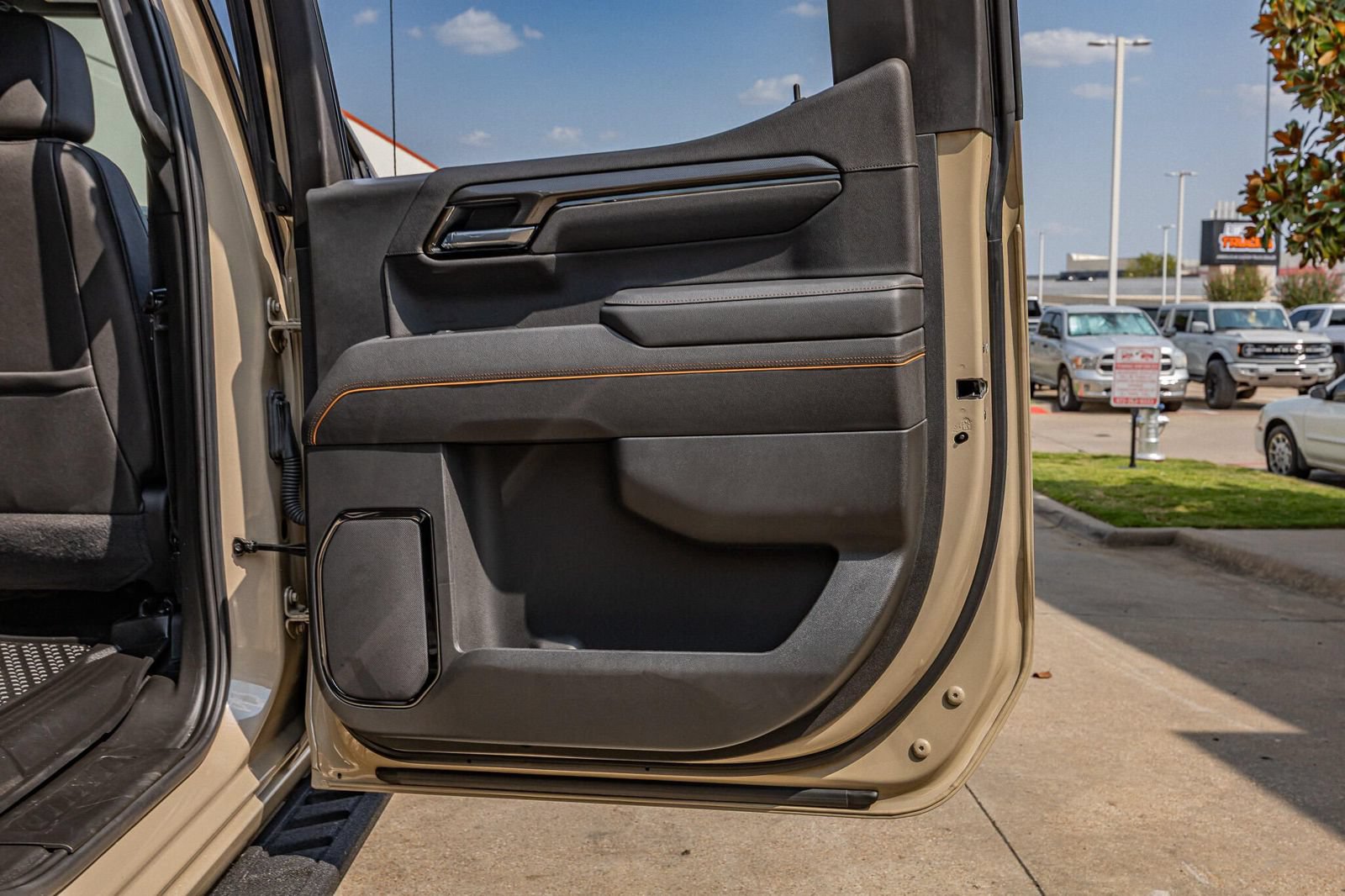 Used 2022 GMC Sierra 1500 AT4 w/ AT4 Preferred Package AWD/4WD image 40