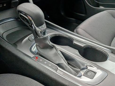 Used 2024 Chevrolet Malibu LT FWD image 11