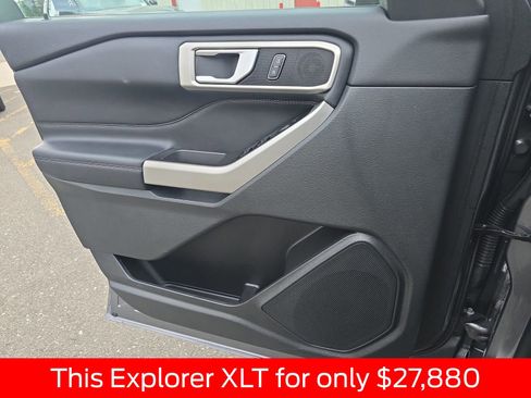 Used 2023 Ford Explorer XLT w/ Equipment Group 202A image 37