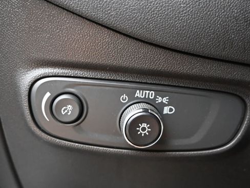 Used 2023 Chevrolet Equinox LS w/ LS Convenience Package FWD image 22