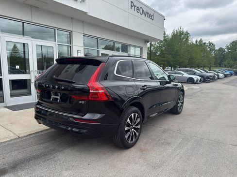 Used 2023 Volvo XC60 B5 Core w/ Climate Package AWD/4WD image 3