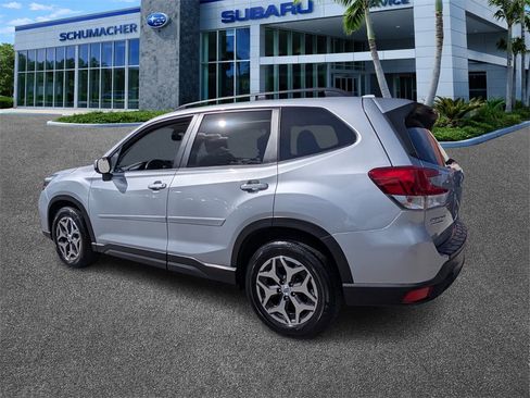 Used 2020 Subaru Forester Premium image 5