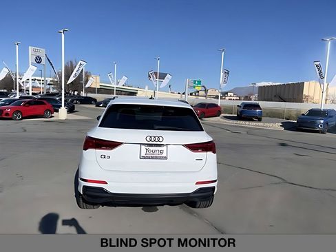 Used 2022 Audi Q3 2.0T Premium w/ Black Optic Sport Package image 4