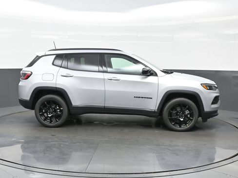 New 2026 Jeep Compass Latitude AWD/4WD image 10