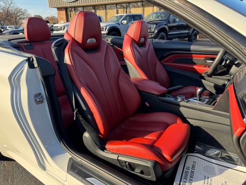 Used 2015 BMW M4 Convertible image 13