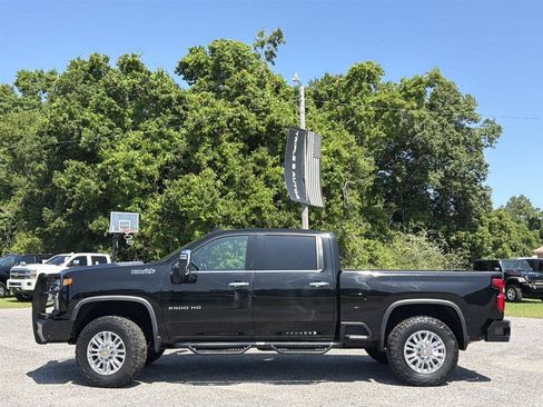 Used 2022 Chevrolet Silverado 2500 High Country w/ Z71 Off-Road Package AWD/4WD image 3